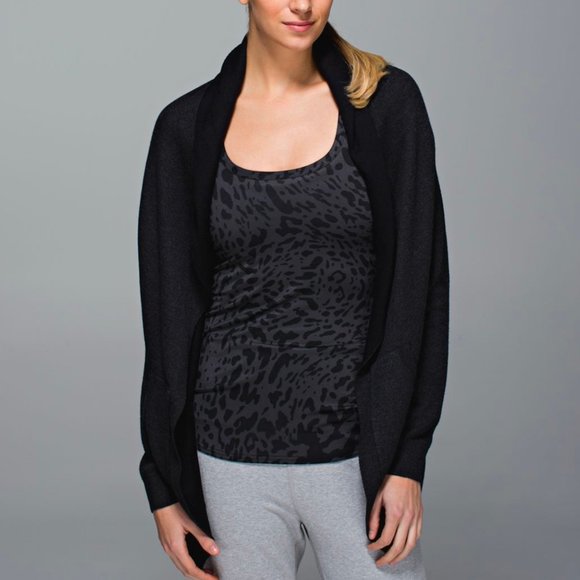Lululemon Athletica Cabin Yogi Wrap 
